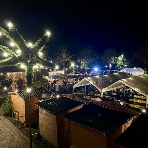Weihnachtsmarkt Zwischenbergen 1.jpg